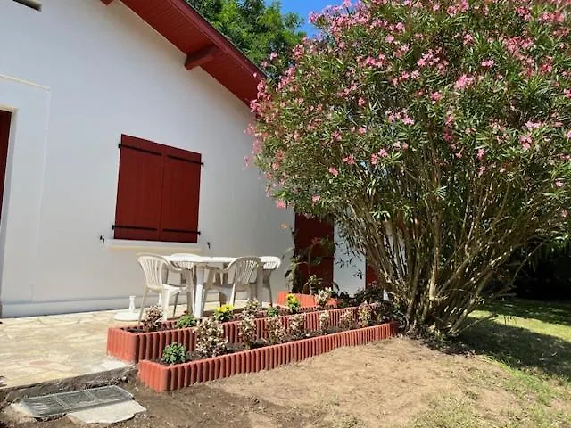 Les Chenes, Maison Confortable Proche De Dax 펜션 *